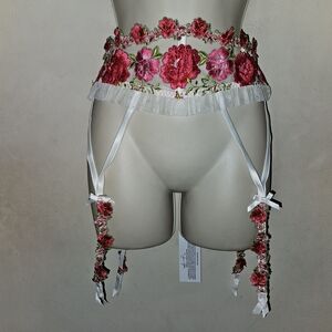 For Love & Lemons V-Day Floral Embroidery Garter Belt Size Small NWT